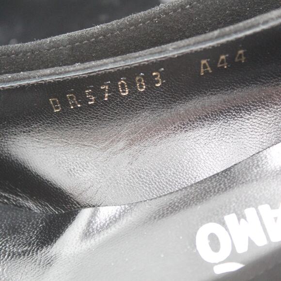 Ferragamo Pumps Womens Size 9 AA Narrow Black Suede Kitten Heel Y2K Vintage - Picture 12 of 12